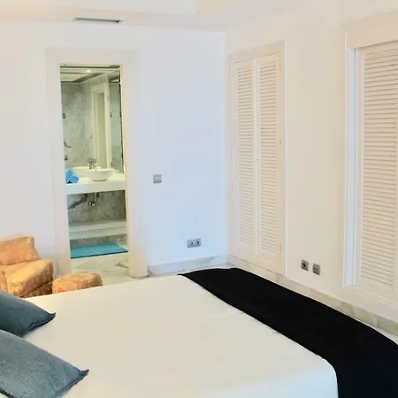 Apartment Puerto Banus 2 Bedrooms Oceanfront C