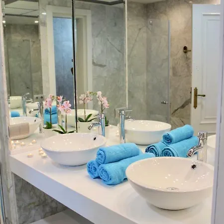 Puerto Banus 2 Bedrooms Oceanfront C Apartment *