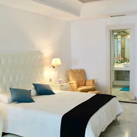 Puerto Banus 2 Bedrooms Oceanfront C Marbella