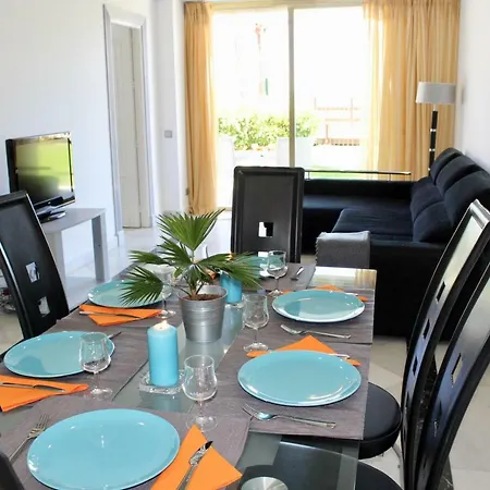 Puerto Banus 2 Bedrooms Oceanfront C Marbella